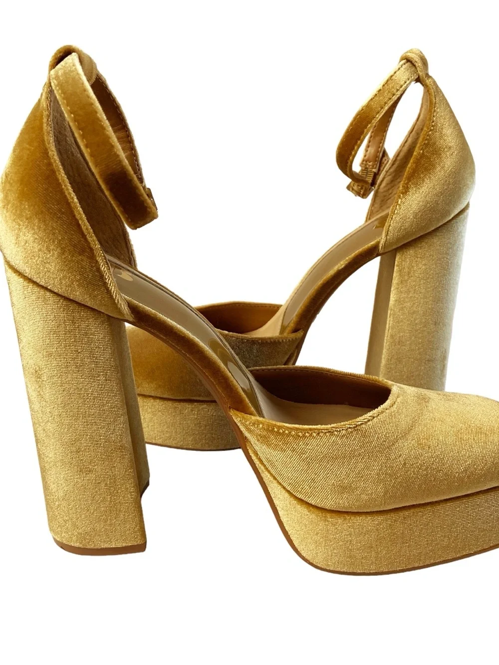 Gianni Bini Runway Gold Velvet Platform Ankle Strap Heels Size 8.5 NWOB